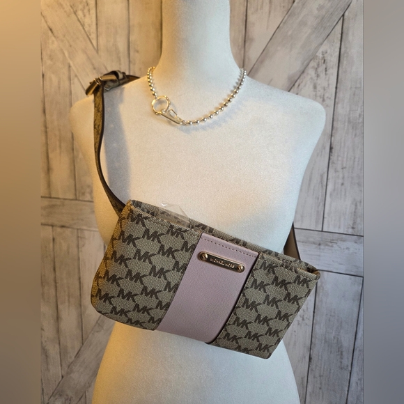 Michael Kors Monogram Beige and Light Pink Clutch - Picture 9 of 9